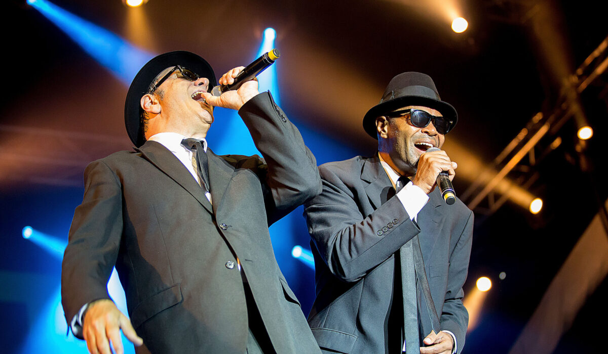THE ORIGINAL BLUES BROTHERS BAND
